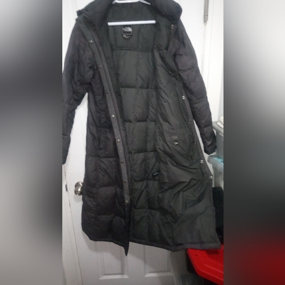 Woman's full length North face jacket - Picture 3 of 4